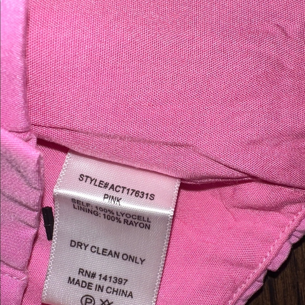 Astr Vibrant Pink Top new with tags size medium - Picture 8 of 9